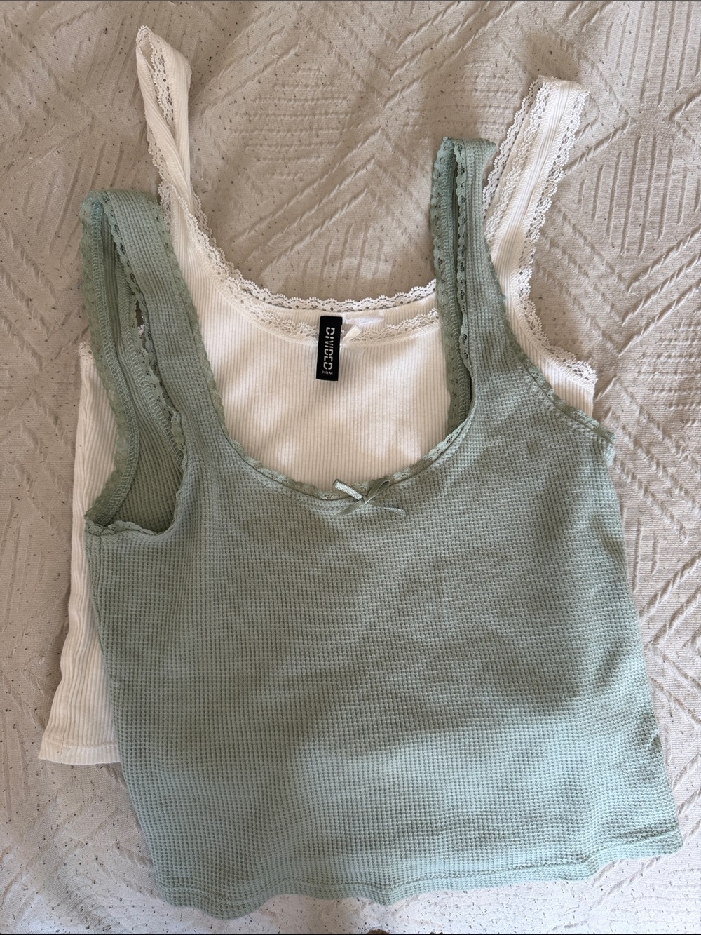 Bundle 2 Lacey tanks